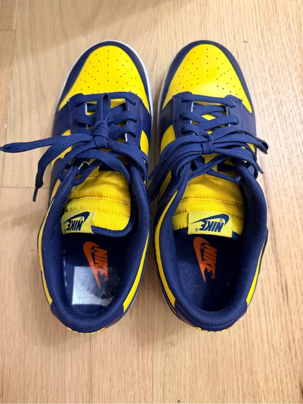 Nike Mens Michigan Dunks Low-Top Sneakers in Navy and Yellow